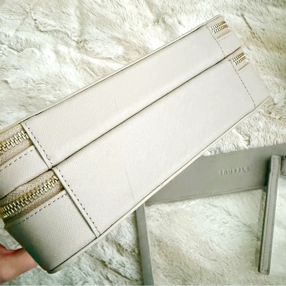 TRUFFLE Clarity Jetset Case and Clutch in Toffee Leather - Picture 7 of 13